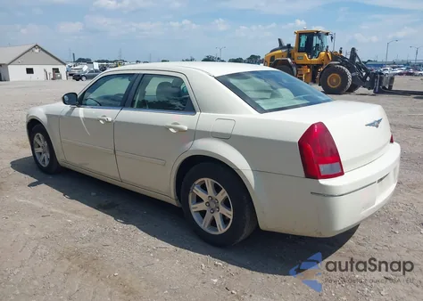2006 Chrysler 300 Touring z USA, uszkodzony, nr VIN 2C3KA53G36H528877